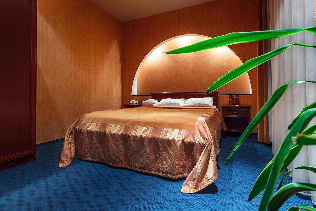 Victoria Hotel Charkov Pokoj fotografie